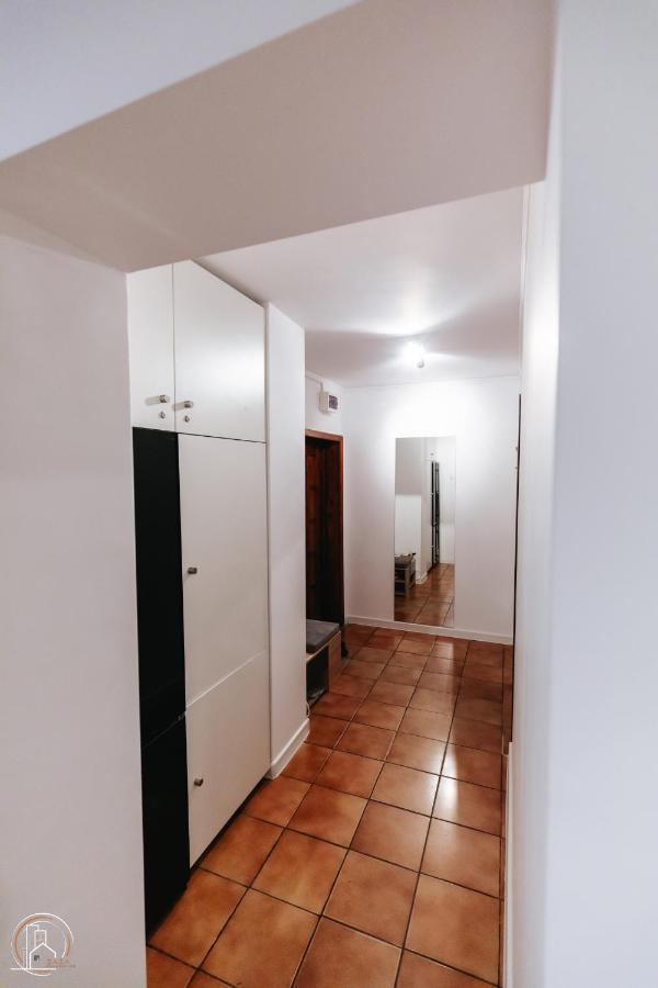 Zaza Apartament - Central Area, With Balcony Тыргу-Жиу Экстерьер фото