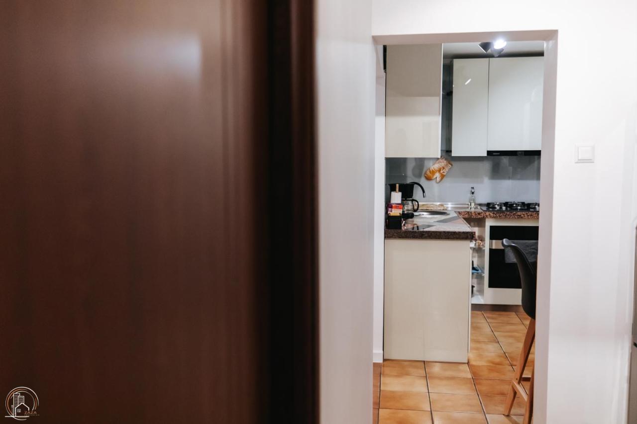 Zaza Apartament - Central Area, With Balcony Тыргу-Жиу Экстерьер фото