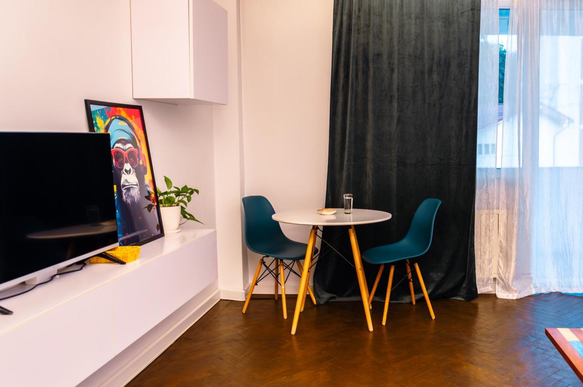 Zaza Apartament - Central Area, With Balcony Тыргу-Жиу Экстерьер фото